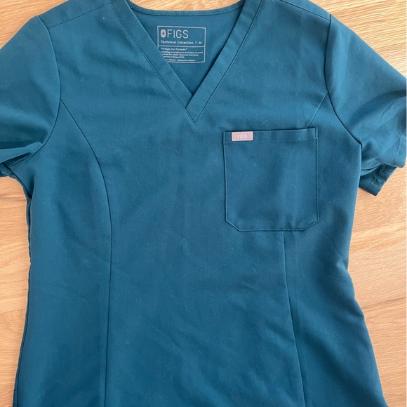 FIGS medium Caribbean blue scrub top - Picture 2 of 4